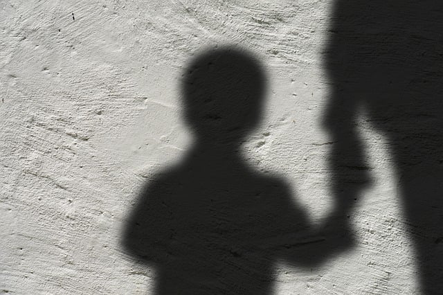 18 de maio: como reconhecer os sinais de violência infantil 